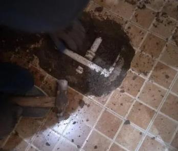 南充市卫生间漏水维修公司为您分享下卫生间渗水如何处理及注意事项